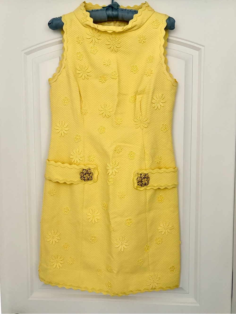 Per Se Yellow Floral Daisy Appliqué with metal flower details Vintage Dress